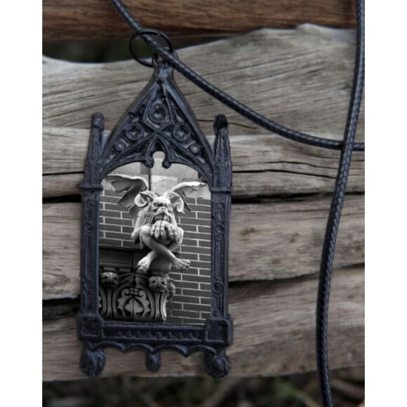 Winged Gargoyle Pendant Stone Architecture Arched Cathedral Art Sculpture Neckla - Picture 1 of 3